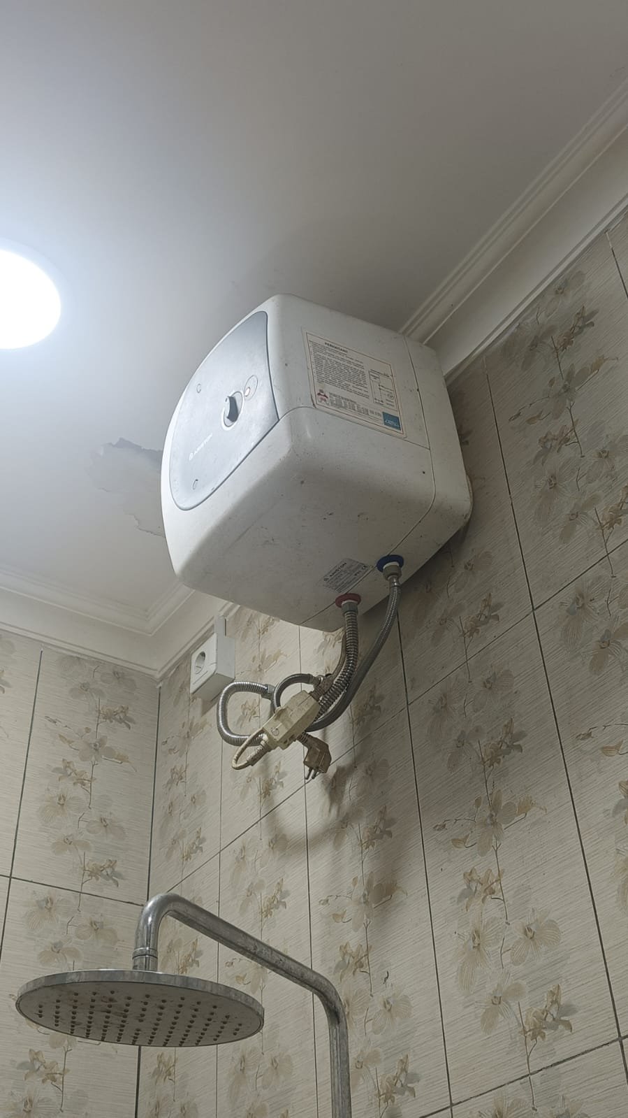 Pemeriksaan Water Heater Ariston